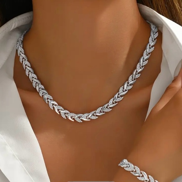 Elegant Diamond & Silver Necklace & Bracelet Set - Picture 1 of 7